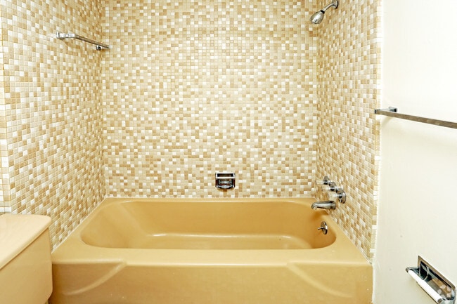 2BR, 1BA