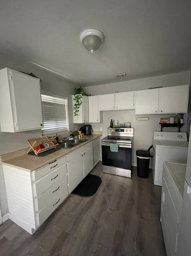 Building Photo - 2544 E 3300 S Unit APT 1