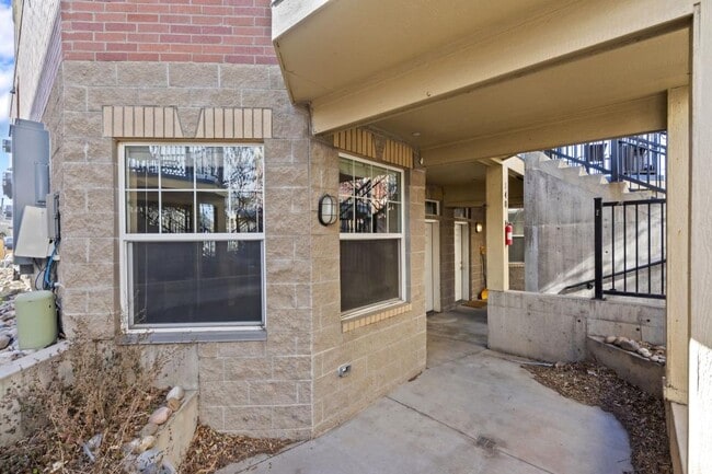 Photo - 140 E 1st St