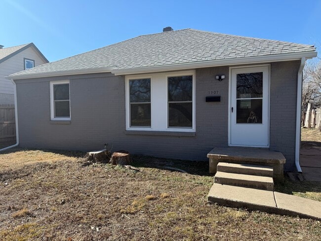 Building Photo - 1907 N Madison Ave