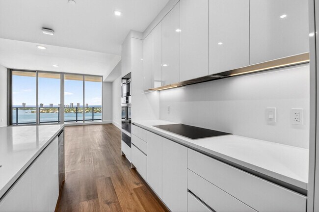 220 Lake Shore Dr Unit 1808