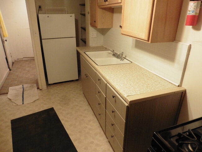 Building Photo - 547 W 200 N Unit 2