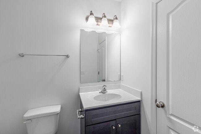 1BR, 1.5BA - 797SF - Primary Bathroom