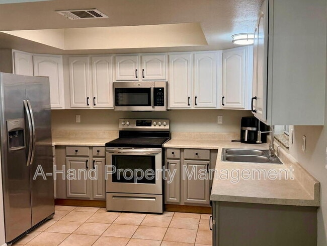 Photo - 918 San Carlos Way