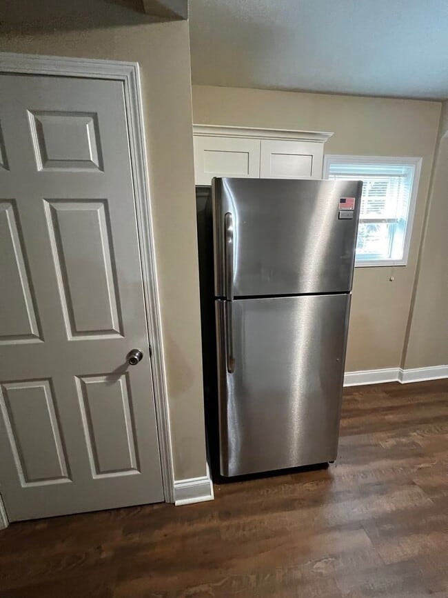 Photo - 2 Bedroom / 1 Bath  Johnson City, TN
