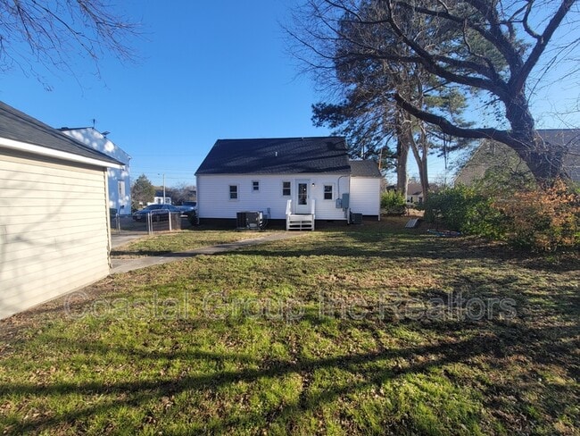 Photo - 1364 Jenifer St