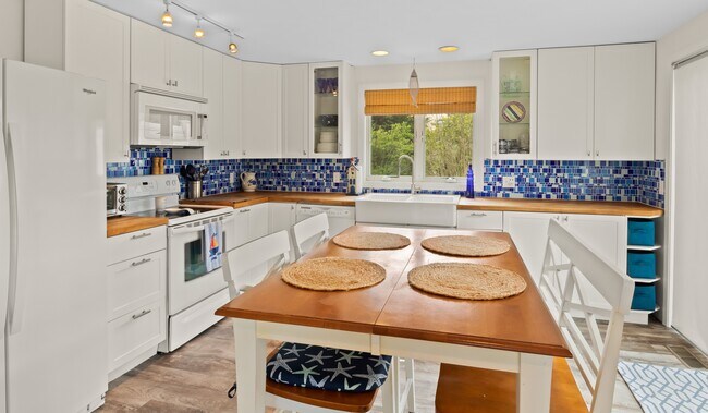 Photo - 71 Wing Blvd E