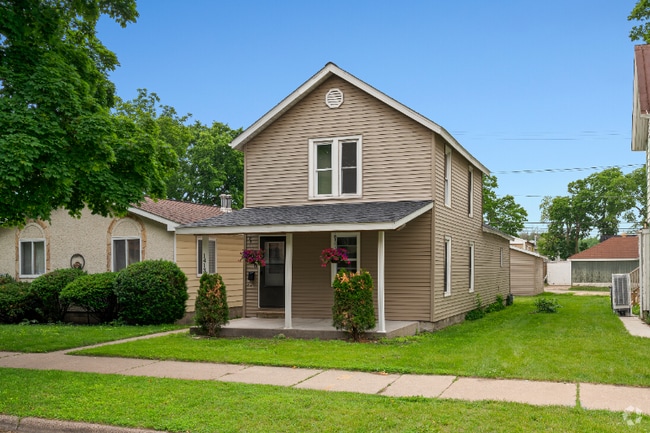 Building Photo - 1413 Avon St Rental