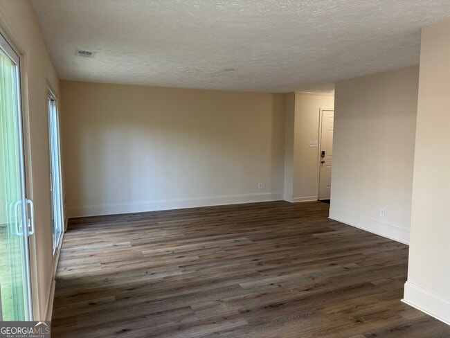 Photo - 118 Scatterfoot Dr