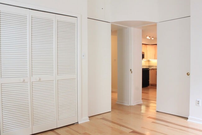 Photo - 2114 N St NW Unit 16