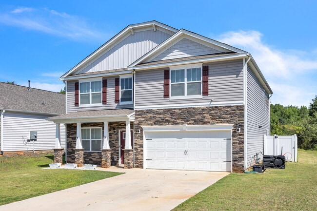 Photo - 207 Bridlewood Ln