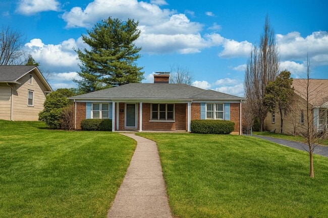 Building Photo - 312 Garden Rd