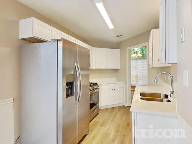 Photo - 241 Huntington Dr