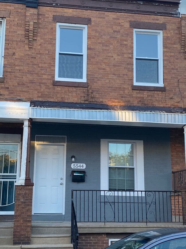 Building Photo - Front Porch Row - Oak Lane