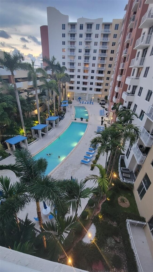 Photo - 18800 NE 29th Ave Unidad 521 Rental