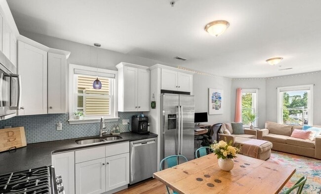 995 Dorchester Ave Unit 2