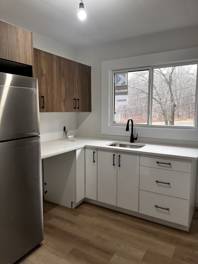 Building Photo - 103 Pinecrest Dr Unit 5