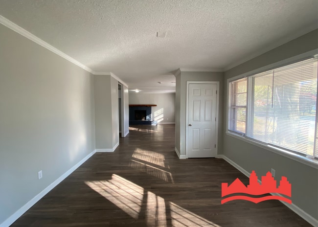 Photo - 2188 St Elmo Ave