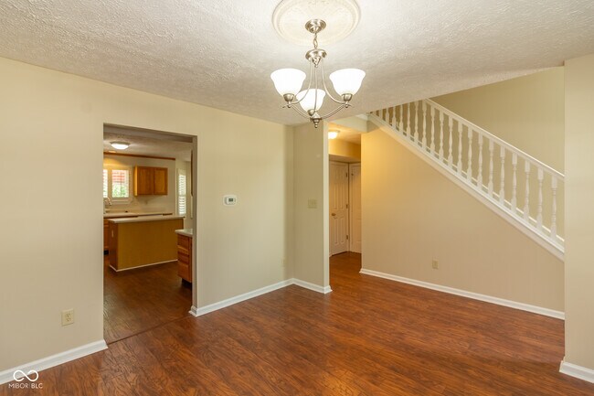 Photo - 4854 Oakleigh Pkwy