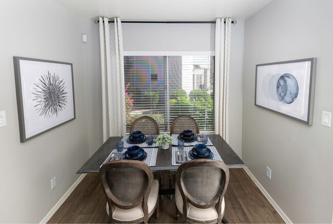 Alcove at the Islands