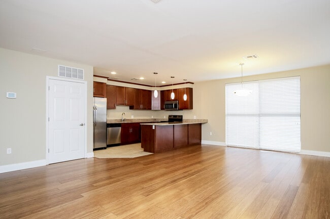 Harbor Hill Apartments