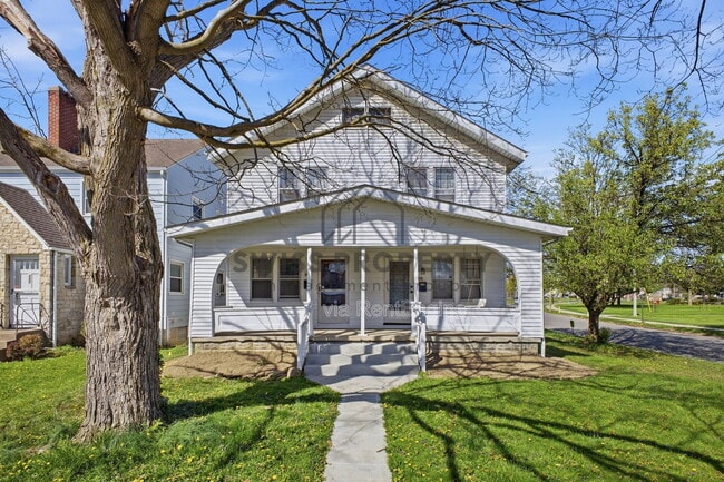 Building Photo - 417 S Huron Ave