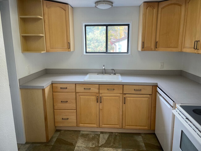 Photo - 2109 4th Ave N