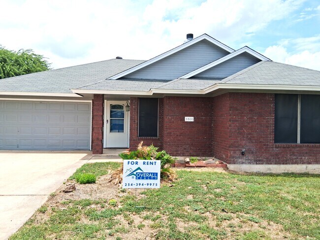 Building Photo - 3801 Riverrock Dr Rental