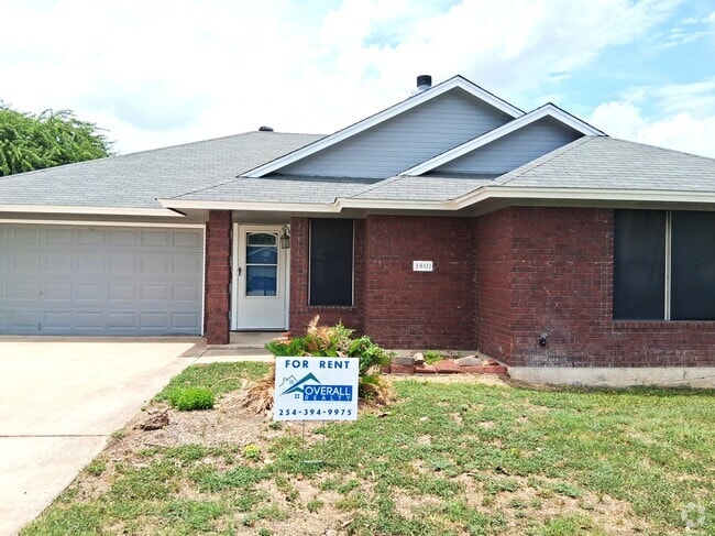 Building Photo - 3801 Riverrock Dr Rental