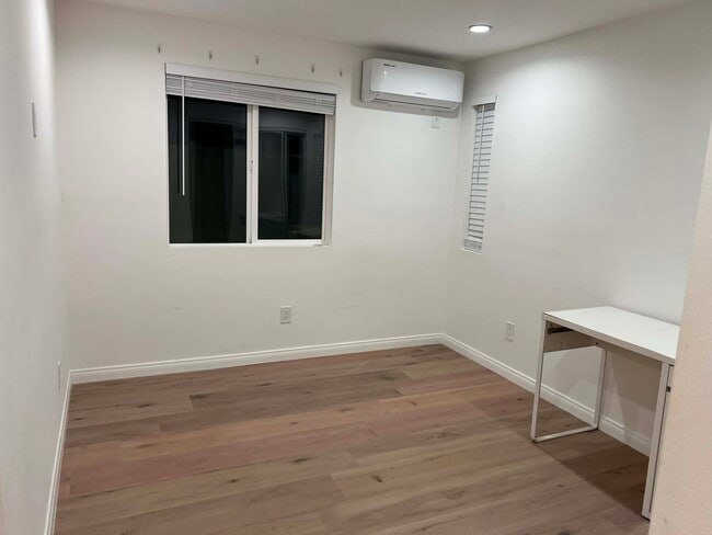 Dormitorio 1 - 16066 Bahama St