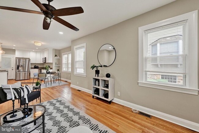 Photo - 2630 Wycliffe Rd