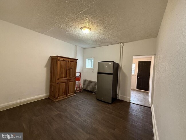 Building Photo - 3237 Hartville St