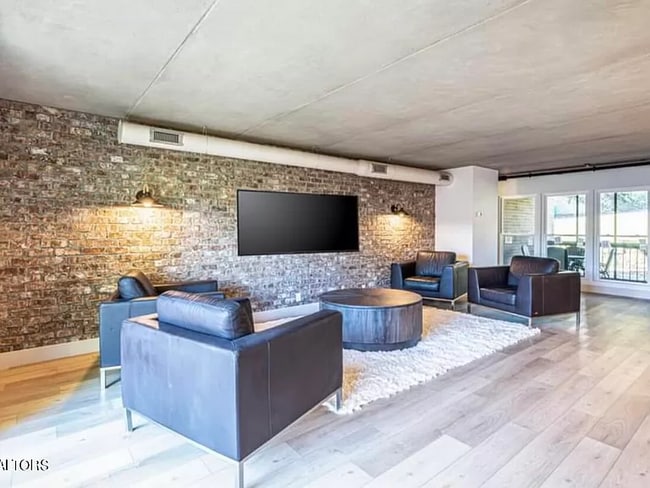 Photo - 542 Berlin Dr