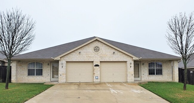 Building Photo - 1302 Powder River Dr Unit A