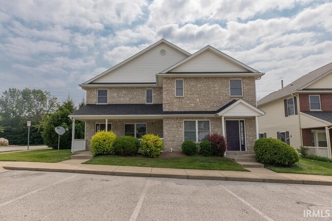 Building Photo - 1331 S Stella Dr