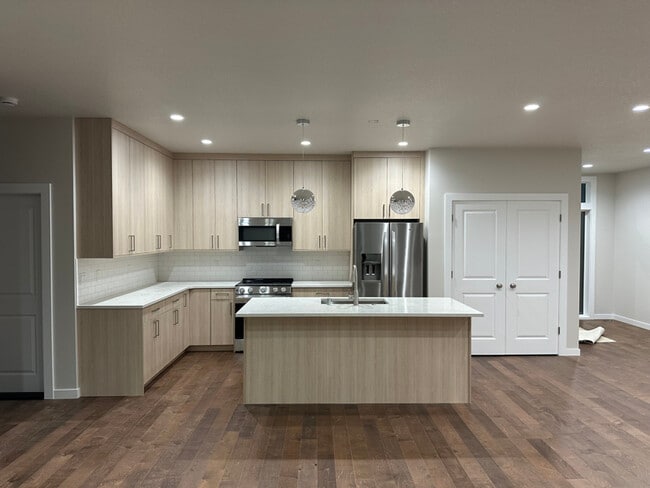 Photo - 222 Curtis Dr