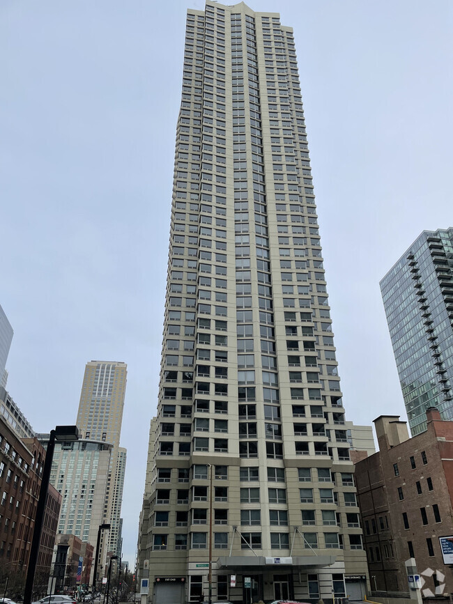 Building Photo - 440 N Wabash Ave Unit 2004 Rental