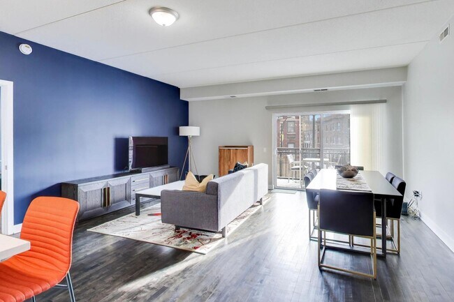 Photo - 4311 N Sheridan Rd