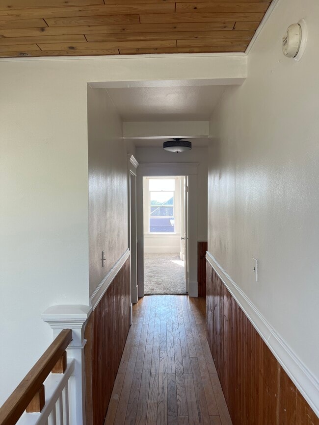 Photo - 1531 James St