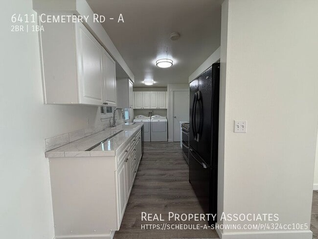 Photo - 6411 Cemetery Rd