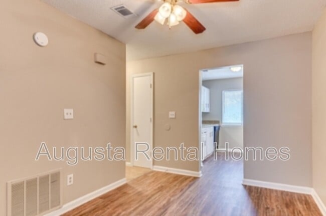 Photo - 3001C Strickland Court