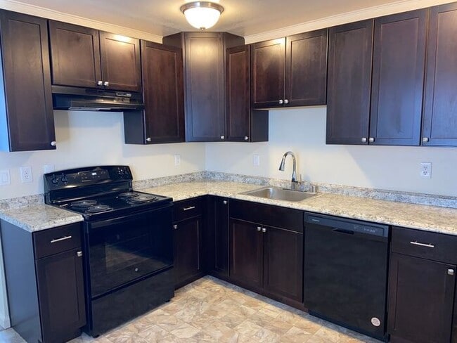 Photo - Reno Duplex - 1 Pet Friendly, Garage, Dishwasher, Washer/Dryer Hookups, Central A/C