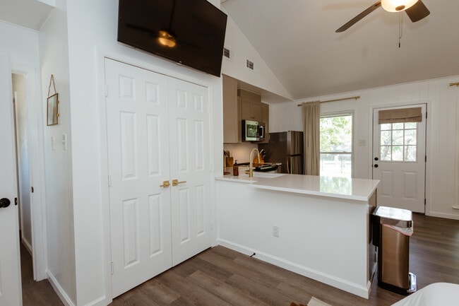 Photo - 5409 Edinburgh Dr Unit 1