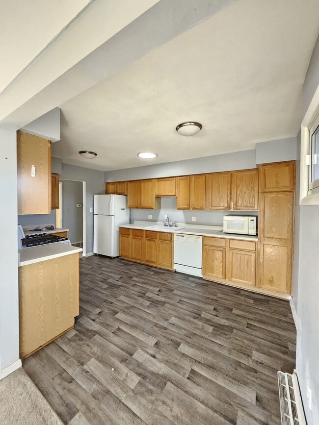 Building Photo - 3903 Oakshire Rd