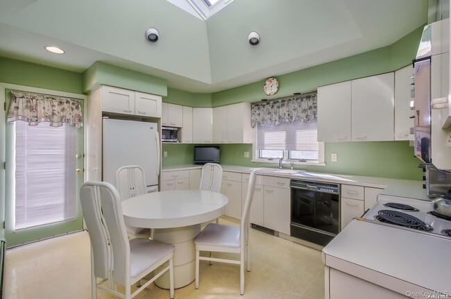Photo - 450 Lenox Rd