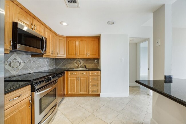 Building Photo - 2025 Brickell Ave Unit 605 Rental