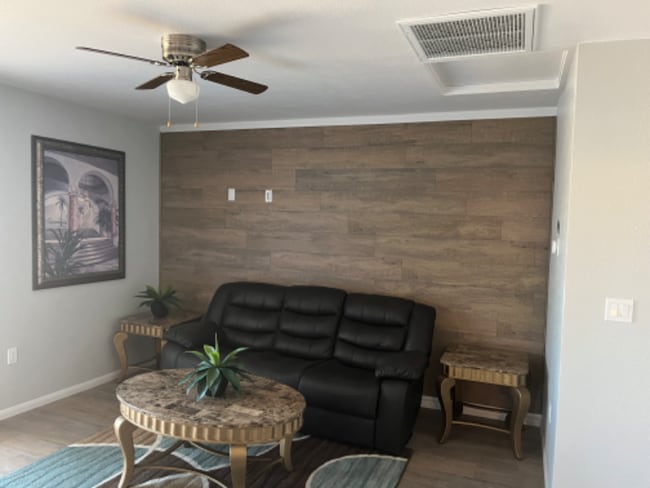 Photo - 12327 Farmington St Unidad 3