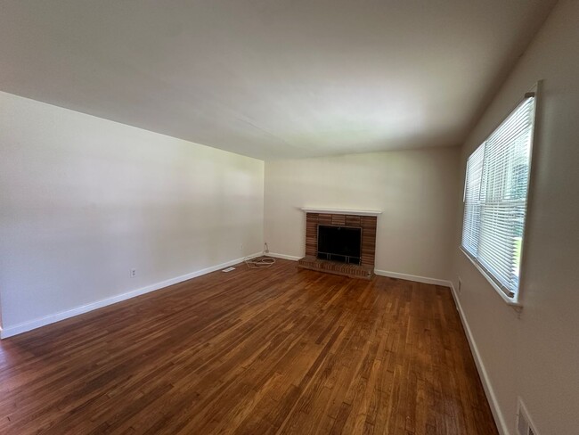 Photo - 1408 Dermott Ave