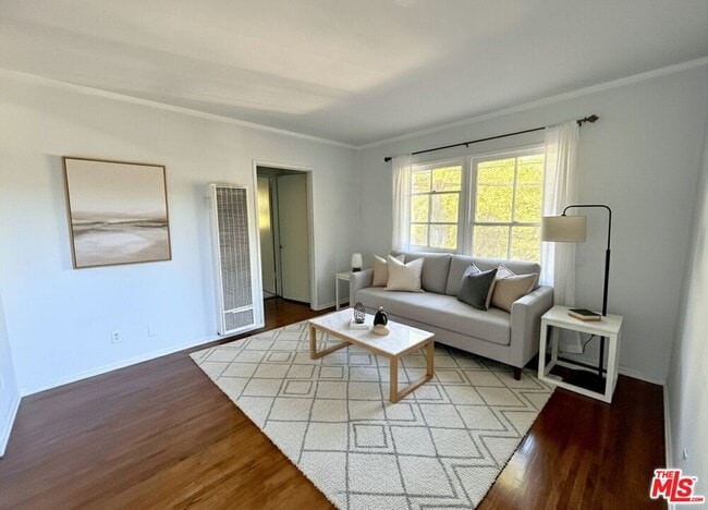 Building Photo - 883 N Hoover St