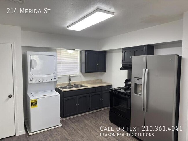 Photo - 214 Merida St